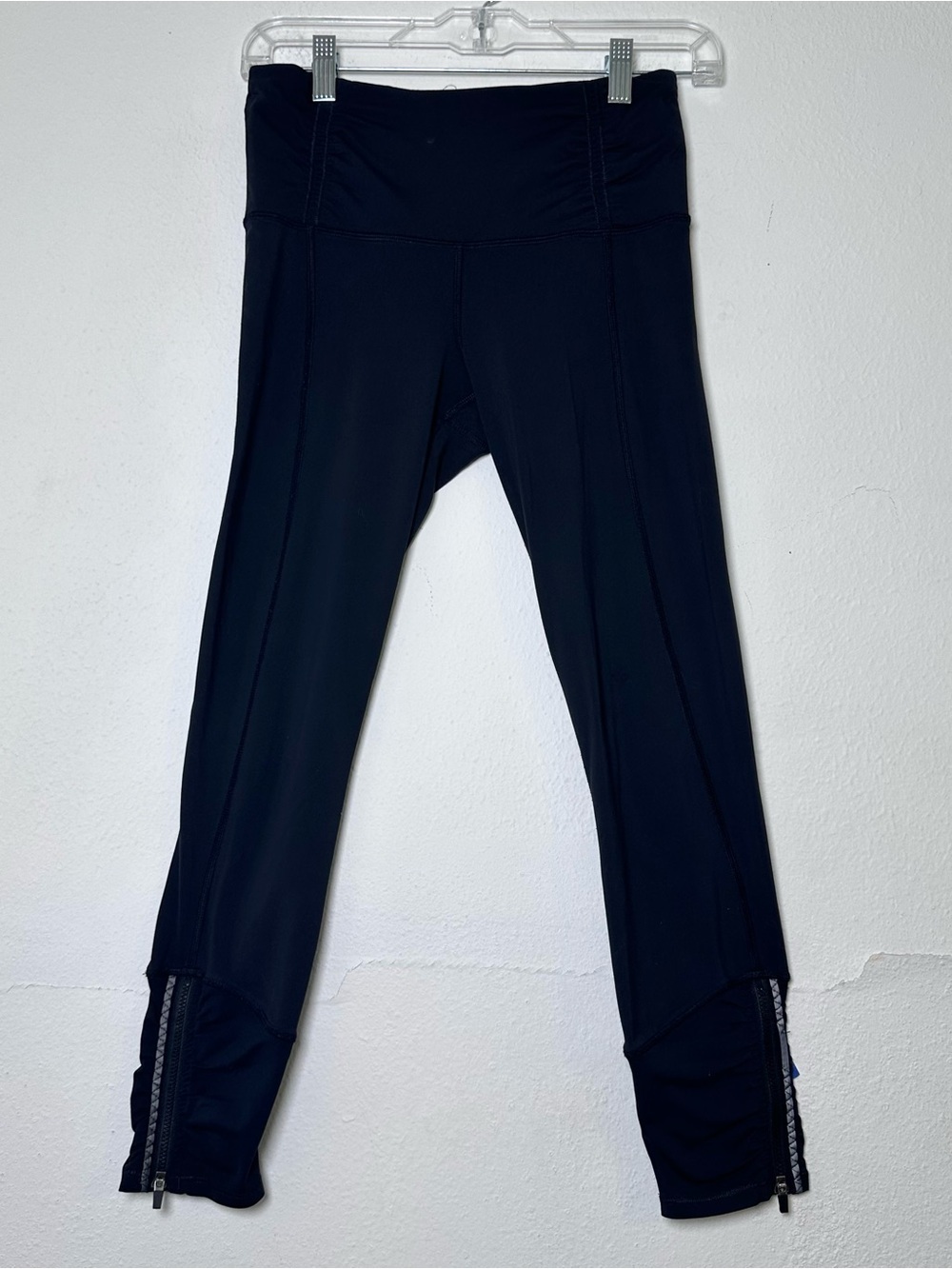 lululemon Runday Black Cropped High-Rise Capri Ruched Zipper Pocket Legging 4 - Picture 2 of 13